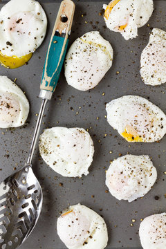 Poached Eggs With Cracked Black Pepper