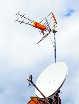 Parabole et antenne TNT