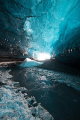Ice cave - 63286353