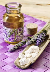 Obraz na płótnie Canvas lavender essential oil
