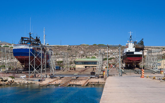 Boote auf dem Trockendock