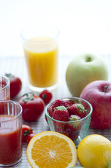 トマトジュース　オレンジジュース　フルーツ