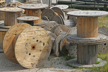 landfill material with wooden Bobbins