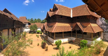 Fototapeta na wymiar wooden palace.Trivandrum