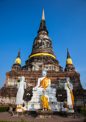 Fototapeta na wymiar The main Chedi of the temple at Ayutthaya