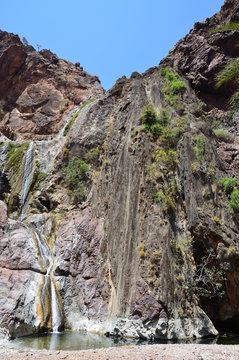 Водопад в одном из ущелий на острове Сокотра