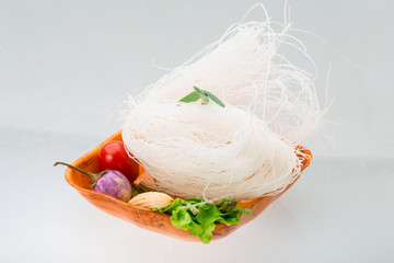 Raw rice noodles