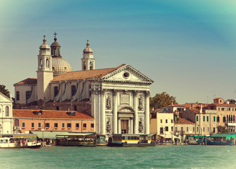 Fototapeta na wymiar Canal Grande i Bazylika Santa Maria della Salute, Wenecja