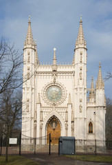 Fototapeta na wymiar Kościół św Aleksandra Newskiego. Peterhof