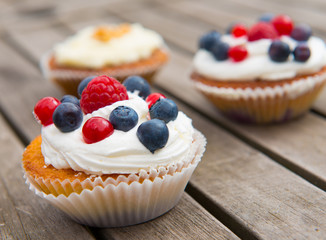 muffins with fruits