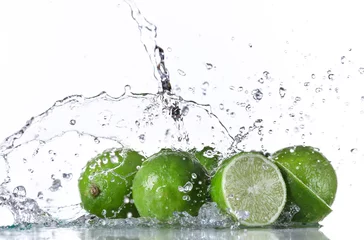 Tableau sur plexiglas  Limes with water splash  © Lukas Gojda