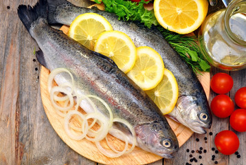 rainbow trout with lemon and fresh vegetables
