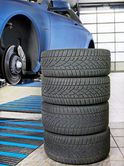 Tyre change in a garage