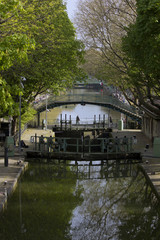 Fototapeta na wymiar canal saint martin tourisme Paris France