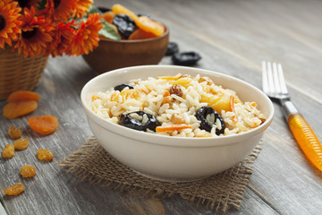 Rice with dried fruit