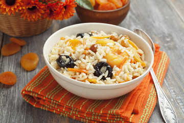 Rice with dried fruit