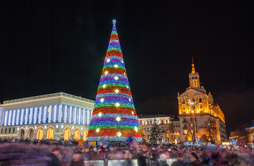 Christmas tree on Maidan Nezalezhnosti in Kiev, Ukraine - obrazy, fototapety, plakaty