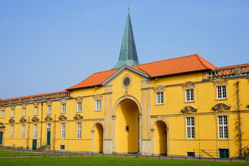 Fototapeta na wymiar Schloss Osnabrück - innenhof