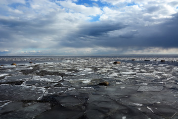 Frozen sea shore © kalichka