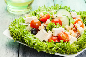Fresh vegetable salad with cheese