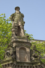 Gerhard Mercator Brunnen vor dem alten Rathaus Duisburg