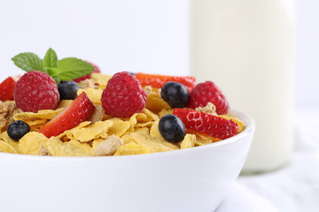 Früchte Müsli zum Frühstück