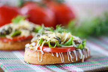 Fried toast with mushrooms