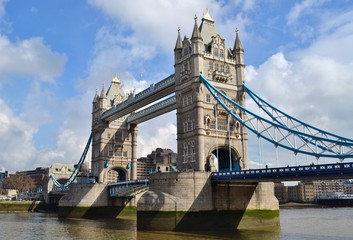 Fototapeta na wymiar Tower Bridge, London England