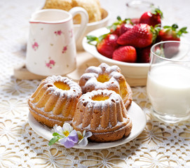 Bundt cake dusted with powdered sugar