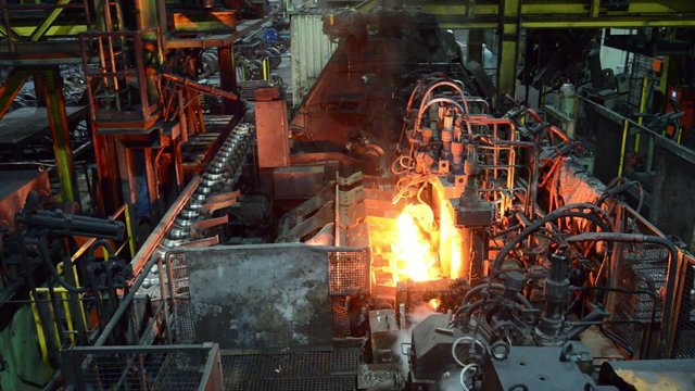 Herstellung im Rohrwerk // Pipe Mill