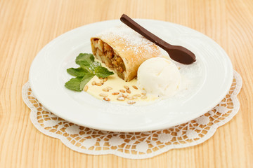 apple strudel