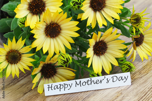 Happy Mother´s Day card with yellow daisies