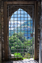 Bars door