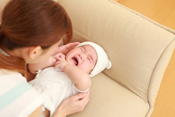 ぐずる赤ちゃん