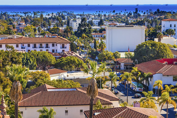 Fototapeta premium Platformy offshore Main Street Santa Barbara w Kalifornii