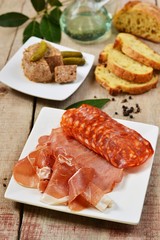 Tapas (ham and pâté)