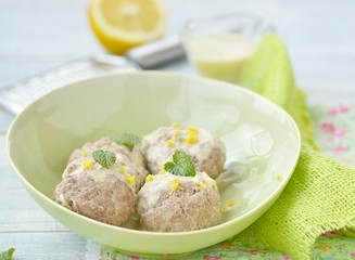 meat bolls with lemon sauce
