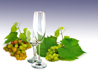 grapes and two empty glasses closeup