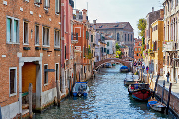Fototapeta na wymiar Back canal in Venice