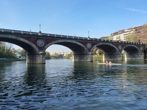 ponte isabella sul fiume po