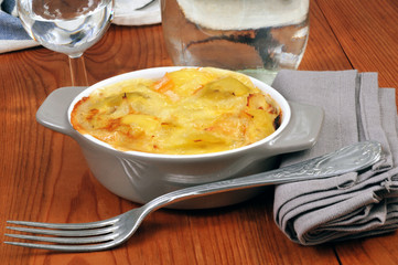 Ramequin de pommes de terre gratinées au four