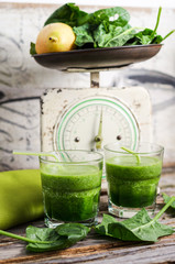 Birnen-Spinat-Smoothie