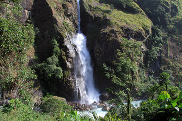 Fototapeta na wymiar Small waterfall