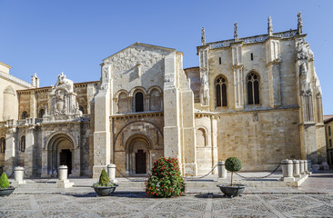 Obraz premium Collegiate Church of San Isidoro