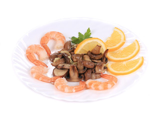 Shrimp salad with mushrooms.