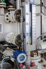 Level transmitter or level gauge