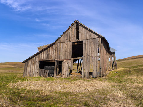 Old barn on the palouse.