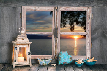 Ruhe, Kraft, Meditation am Meer beim Sonnenuntergang
