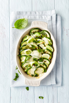 Oven-Baked Zucchini with Mozzarella and Leek