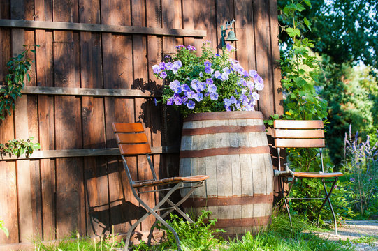 Sitzplatz am Gartenhaus